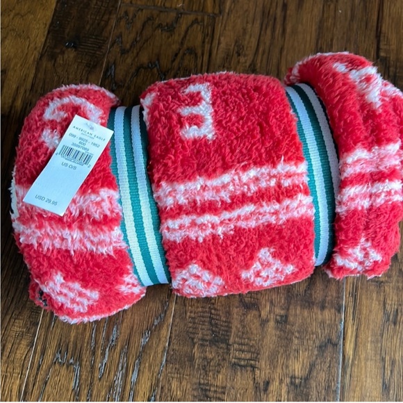 American Eagle Outfitters AEO Small Throw Blanket Never Been Opened - Picture 1 of 4